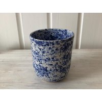 Becher Keramik Gepunktet // Ceramic Cup Handmade Dots Blau Weiß Aus Deutschland Handgefertigte von LeaLunaCeramics