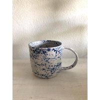 Tasse Keramik Gepunktet // Handmade Ceramic Cup Becher Mit Henkel von LeaLunaCeramics