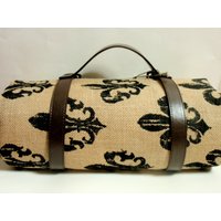 Rustikale Picknickdecke Mit Tragegurt von LeafAndGrain