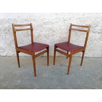 1 Von 2 Vintage-Holzstühlen/Holz - Und Roten Kunstlederstühlen Esszimmerstühlen Retro-Möbeln Jugoslawien-Stühlen Stol Kamnik-Stühlen 70Er Jahre von LeavesInTreasures