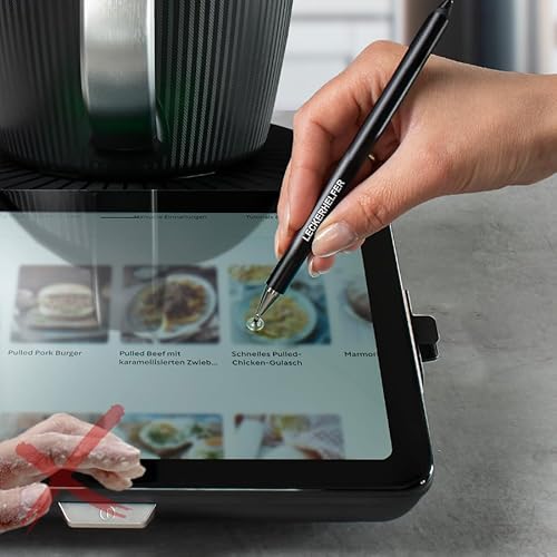Leckerhelfer® TouchPRO + Touch Stift Halterung – passend für den Thermomix, Touch Pro Bildschirm Organizer, einfache Bedienung vom TM7, TM6, TM5 Display. Stylus Pen und Soft Touch von Leckerhelfer