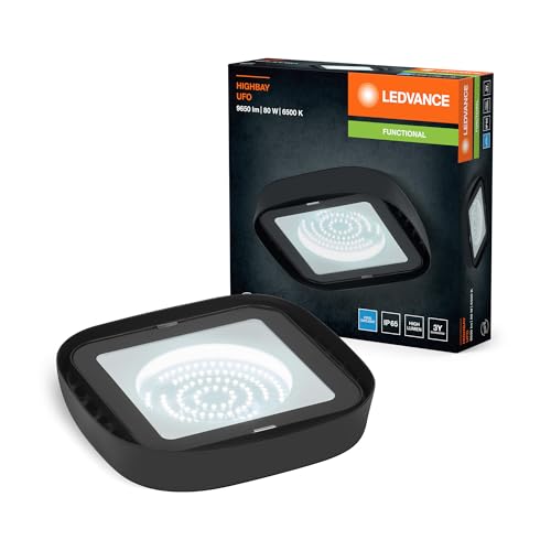 LEDVANCE Highbay Ufo Lampe in Schwarz bietet 80W bzw. 9300lm in 865 Tageslichtweiß mit 6500K. Mit IP65 besteht ein Schutz gegen Strahlwasser sowie gegen das Eindringen von Staub (staubdicht). von LEDVANCE
