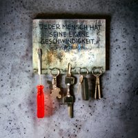 Schlüsselbrett „Geschwindigkeit"/Geschenkidee Als Geburtstagsgeschenk, Einzugsgeschenk Oder Zu Weihnachten Personalisierte Geschenke von LeefvonRoenn