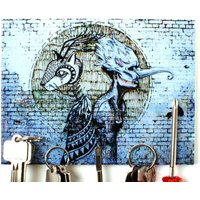 Schlüsselbrett „Katzenmaske"/Geschenkidee Als Geburtstagsgeschenk, Einzugsgeschenk Oder Zu Weihnachten Personalisierte Geschenke Schlüsselbrett „Katzenmaske"/Geschenkidee Als Geburtstagsgeschenk, Einzugsgeschenk Oder Zu Weihnachten Personalisierte Geschenke von LeefvonRoenn