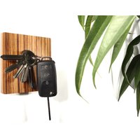 Schlüsselhalter Schlüsselbrett Magnet Zebranofurnier Birkemultiplex, Geschenk Muttertag Vatertag Weihnachten Geburtstag Schlüsselhalter Schlüsselbrett Magnet Zebranofurnier Birkemultiplex, Geschenk Muttertag Vatertag Weihnachten Geburtstag von LeefvonRoenn