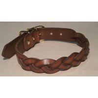 Geflochtenes Lederhalsband Für Hunde - Handgefertigt Aus Vollnarbenleder Und Nach Ihrer Wahl Der Farbe Gefärbt Geflochtenes Lederhalsband Für Hunde - Handgefertigt Aus Vollnarbenleder Und Nach Ihrer Wahl Der Farbe Gefärbt von LegacyLeathercraft