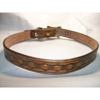 Hundehalsband Aus Leder Mit Großem Korbgeflecht Hundehalsband Aus Leder Mit Großem Korbgeflecht von LegacyLeathercraft