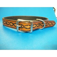 Oval Gemustertes Hundehalsband Aus Leder Oval Gemustertes Hundehalsband Aus Leder von LegacyLeathercraft