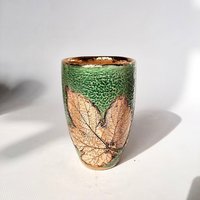 Handgefertigte Grüne Keramik Teetasse Vergoldung Blatt Design, Gemütliche Becher Handgefertigte Grüne Keramik Teetasse Vergoldung Blatt Design, Gemütliche Becher von LegeArtisCeramics