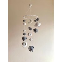 Elefant Baby Mobile, Gehäkelte Mobile, Spielzeug Baby-Geschenk, Baby-Krippe Kinderzimmer Krippe Mobile von LehaCraft
