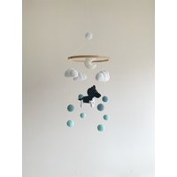 Gehäkelte Welpen Baby Mobile, Gehäkelte Hunde Spielen Mit Wolken Babyzimmer, Süßes Geschenk Für Baby - Und Hundeliebhaber von LehaCraft