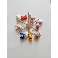 Winnie Puuh Babymobil, Gehäkeltes Pooh Babyzimmer, Handgemachtes Geschenk, Weihnachtsschmuck von LehaCraft