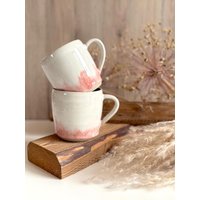 Getöpferte Rosa Weiße Keramik Tasse Mit Henkel 350Ml | Große Handgefertigt Kaffeetasse Kaffeebecher Teetasse Handgemacht Getöpferte Rosa Weiße Keramik Tasse Mit Henkel 350Ml | Große Handgefertigt Kaffeetasse Kaffeebecher Teetasse Handgemacht von LeilaCeramicsAndArts
