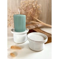 Getöpferter Weißer Keramik Kerzenständer Für Stumpenkerzen | Handgemachter Kerzenteller Schlicht Kerzenhalter Modern Herbst Weihnachten Getöpferter Weißer Keramik Kerzenständer Für Stumpenkerzen | Handgemachter Kerzenteller Schlicht Kerzenhalter Modern Herbst Weihnachten von LeilaCeramicsAndArts