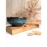 Handgemachte Keramik - Getöpferte Blaue Schale | Handgetöpferte Müslischüssel Schwarz von LeilaCeramicsAndArts