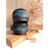 Handgemachte Keramik - Getöpferter Blauer Becher | Handgetöpferter Schwarzer Kaffeebecher 380Ml Schwarz Blaue Tasse Groß von LeilaCeramicsAndArts