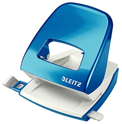 Leitz Büro Locher aus Metall, Für 30 Blatt, Anschlagschiene mit Formatvorgaben, Ergonomisches Design, blau, WOW-Serie, 50081036 von Leitz