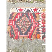 Alter Handgewebter Teppich 70 cm X 62 Ebat Alter Handgewebter Teppich 70 cm X 62 Ebat von LemanyaVintageStore