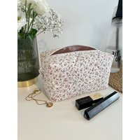 Handgemachte Gesteppte Kosmetiktasche-Geschenk Für Ihre Liebste-Made in Germany Handgemachte Gesteppte Kosmetiktasche-Geschenk Für Ihre Liebste-Made in Germany von LenaLandd