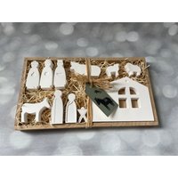 Krippe, Weihnachtskrippe, Weihnachtsgeschenk, Weihnachtsdekoration, Advent, Krippenfiguren, Krippenset, Winter, Weihnachten, Geschenkset Krippe, Weihnachtskrippe, Weihnachtsgeschenk, Weihnachtsdekoration, Advent, Krippenfiguren, Krippenset, Winter, Weihnachten, Geschenkset von LenasBastelecke