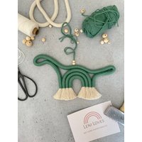 Regenbogen Makramee Dino Und Dinosaurier // Handgemachte & Individuelle Kinderzimmer Deko Hausbett Regenbogen Makramee Dino Und Dinosaurier // Handgemachte & Individuelle Kinderzimmer Deko Hausbett von LeniLovesShop