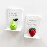 Mini-Modellrahmen „Fruchtbare Ausdrücke" Birne Und Erdbeere - Selbsthärtender Ton Miniaturdekoration Einzigartige Kreation Mini-Modellrahmen „Fruchtbare Ausdrücke" Birne Und Erdbeere - Selbsthärtender Ton Miniaturdekoration Einzigartige Kreation von LesTresorsDeLeo