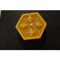 Kerze "Seifene Alveole" Aus Natürlichem Bienenwachs Kerze "Seifene Alveole" Aus Natürlichem Bienenwachs von LesabeillesdIsabelle