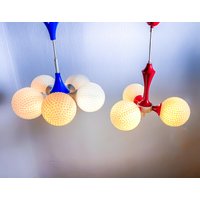 Paar | 2 Space Age Sputnik Pop Art Kronleuchter 1970Er Jahre Mit 3 Opalglas Kugeln Paar | 2 Space Age Sputnik Pop Art Kronleuchter 1970Er Jahre Mit 3 Opalglas Kugeln von LetThereBeLightDE