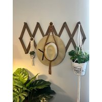 Makramee-Hutbügel | Huthalter Boho Hutbügel Hut Dekor Schlicht Wanddekoration Geschenkidee Muttertags Geschenk von LetsGetBohoCreations