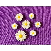 Daisy Pins | 7 Weiße Blumen Anstecknadeln Reißzwecken Pinnwand Pinnnadeln Kork Schwarzes Brett Erinnerungstafel Liste Pin von LetsShopGiftsUK