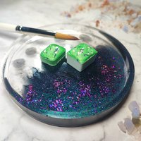 Tablett Aus Epoxidharz | Resin in Runder Form Text Auf Wunsch Ganz Individuell 10cm #2021 von LetterMoments
