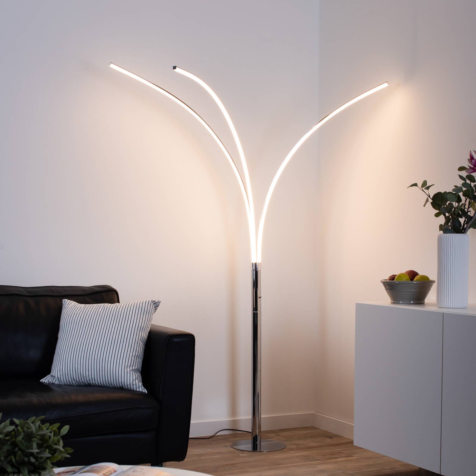 LED-Stehleuchte Maja, dreiflammig chrom von JUST LIGHT.