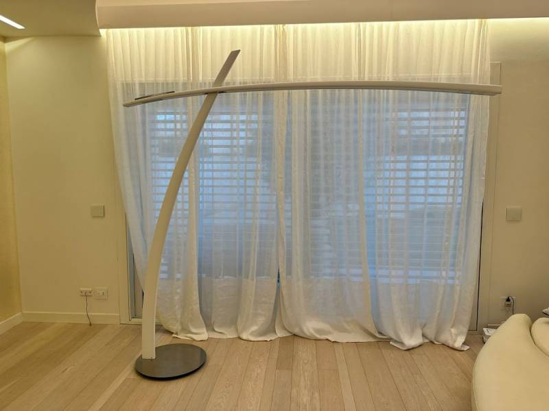 Weiße Stehlampe Katana, Leucos von Leucos