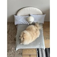 Hundebett Aus Holz, Handgefertigte Haustiermöbel, Bequeme Matratze, Modernes Haustierdekor, Gemütlicher Schlafplatz, Perfekte Haustiergeschenkidee Hundebett Aus Holz, Handgefertigte Haustiermöbel, Bequeme Matratze, Modernes Haustierdekor, Gemütlicher Schlafplatz, Perfekte Haustiergeschenkidee von LiBeUkraine