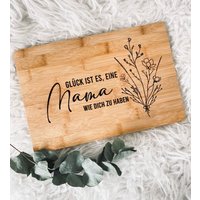 Personalisiertes Holzbrettchen Muttertag Mama Mami Schneidebrett Vesperbrett Frühstücksbrett Personalisiertes Holzbrettchen Muttertag Mama Mami Schneidebrett Vesperbrett Frühstücksbrett von LiHiDekoShop
