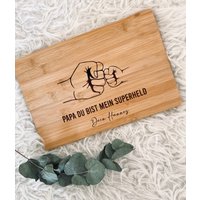 Personalisiertes Holzbrettchen Vatertag Himmelfahrt Papa Papi Schneidebrett Vesperbrett Frühstücksbrett von LiHiDekoShop
