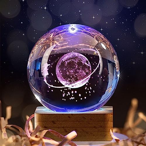 3D Kristallkugel Nachtlicht, USB 3D Sonnensystem Planeten Kristallkugel Nachtlicht Kreative Nachtszene Astronomie LED Ball Lampe,Mit Holzsockel, 3D Solar System Crystal Ball(Weltraumspaziergang) von Liamostee