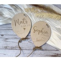 Personalisierter Holzballon Mit Name & Geburtsdatum - Geschenk Zur Geburt Oder Taufe, Babyzimmer-Deko, Ballon-Schild Aus Holz von LianaCreativeArt