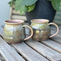 Handgemachter Weißer Tonbecher Glänzende Rosa Und Grüne Glasur, 14 Oz von LiannaKlassenArt