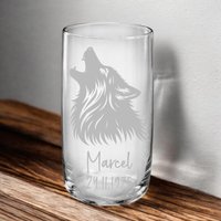 Trinkglas Mit Wolf Und Deinem Wunschnamen, Schönes Geschenk Für Fans, Auf Wunsch Auch Datum, Viele Getränke Geeignet von LiasWerkstatt