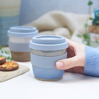 Kurzer Reisebecher Aus Keramik - Sea Dawn Glaze von LibbyBallardCeramics