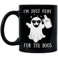 Just Hier For The Boos Lustige Halloween-Tasse Für Party, Booze Pun Geschenk, Süße Gruselige Geist-Kaffeetasse Just Hier For The Boos Lustige Halloween-Tasse Für Party, Booze Pun Geschenk, Süße Gruselige Geist-Kaffeetasse von LibbysDesignStore