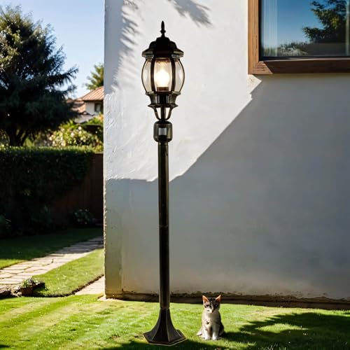 Licht-Erlebnisse Außenstehlampe mit Bewegungsmelder Glas Aluminium in Gold Antik IP44 für Garten 123,5 cm E27 Laterne kleine Wegeleuchte Outdoor BREST von Licht-Erlebnisse