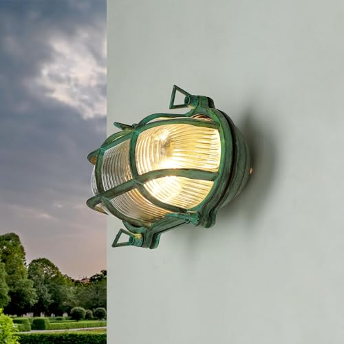 Licht-Erlebnisse Wandaußenleuchte Messing Glas Grün Antik IP64 Terrasse Garten T:10 cm E27 Riffel Maritime Schiffsleuchte Wandlampe Außen SKIATHOS von Licht-Erlebnisse