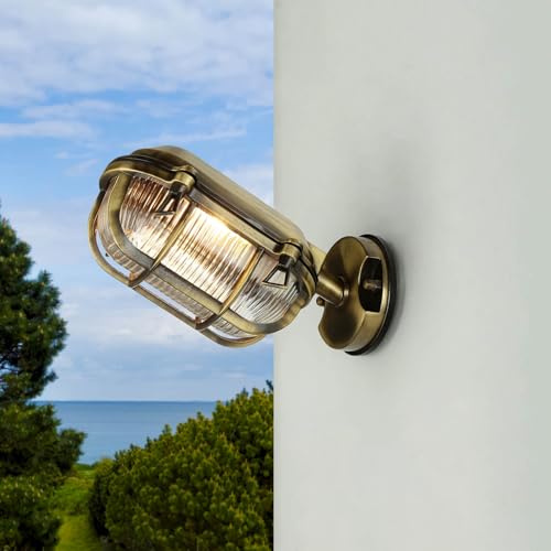 Licht-Erlebnisse Wandleuchte Outdoor Messing Glas in Messing Antik IP64 Terrasse Balkon B:14 cm E27 Riffel Bullauge Maritime Wandlampe Garten SKIATHOS Licht-Erlebnisse Wandleuchte Outdoor Messing Glas in Messing Antik IP64 Terrasse Balkon B:14 cm E27 Riffel Bullauge Maritime Wandlampe Garten SKIATHOS von Licht-Erlebnisse