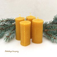 4Er Set Adventskerzen Aus Bienenwachs - Stumpen Mit Wabenmuster von LichtbringerCompany