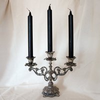 Duftkerze Gothic - Außen Schwarz Innen Rot Set 3, 5 Oder 8 Stabkerzen Mit Würzigem, Süßlichem Duft von LichtbringerCompany