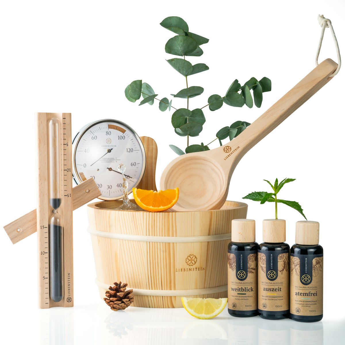 Liebenstein 7-teiliges Premium-Komplettset – Kiefernholz Saunaeimer mit Kelle, 3 x Sauna-Aufguss, Sanduhr & Hygro-/Thermometer von Liebenstein