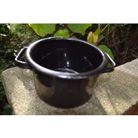 Kleiner Schwarzer Vintage Topf Emaille Gußeisen Kleiner Schwarzer Vintage Topf Emaille Gußeisen von LieblingsdingeKunst