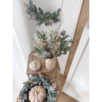Boho Blumenstrauss Aus Kunstblumen - Wildes Flower Bouquet Disteln, Eukalyptus, Farn, Beeren Ruskus Beige, Grün Herbst Lieblingskrams Boho Blumenstrauss Aus Kunstblumen - Wildes Flower Bouquet Disteln, Eukalyptus, Farn, Beeren Ruskus Beige, Grün Herbst Lieblingskrams von Lieblingskrams